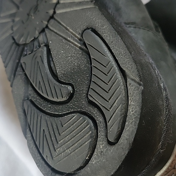 UGG boots black with bucket details  size 9 - Picture 8 of 8